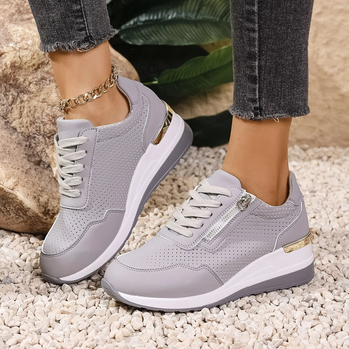 Danielle | Classic Sneakers