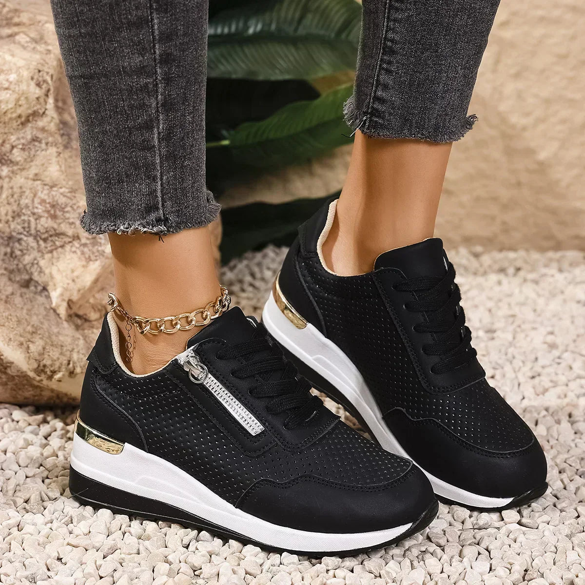 Danielle | Classic Sneakers