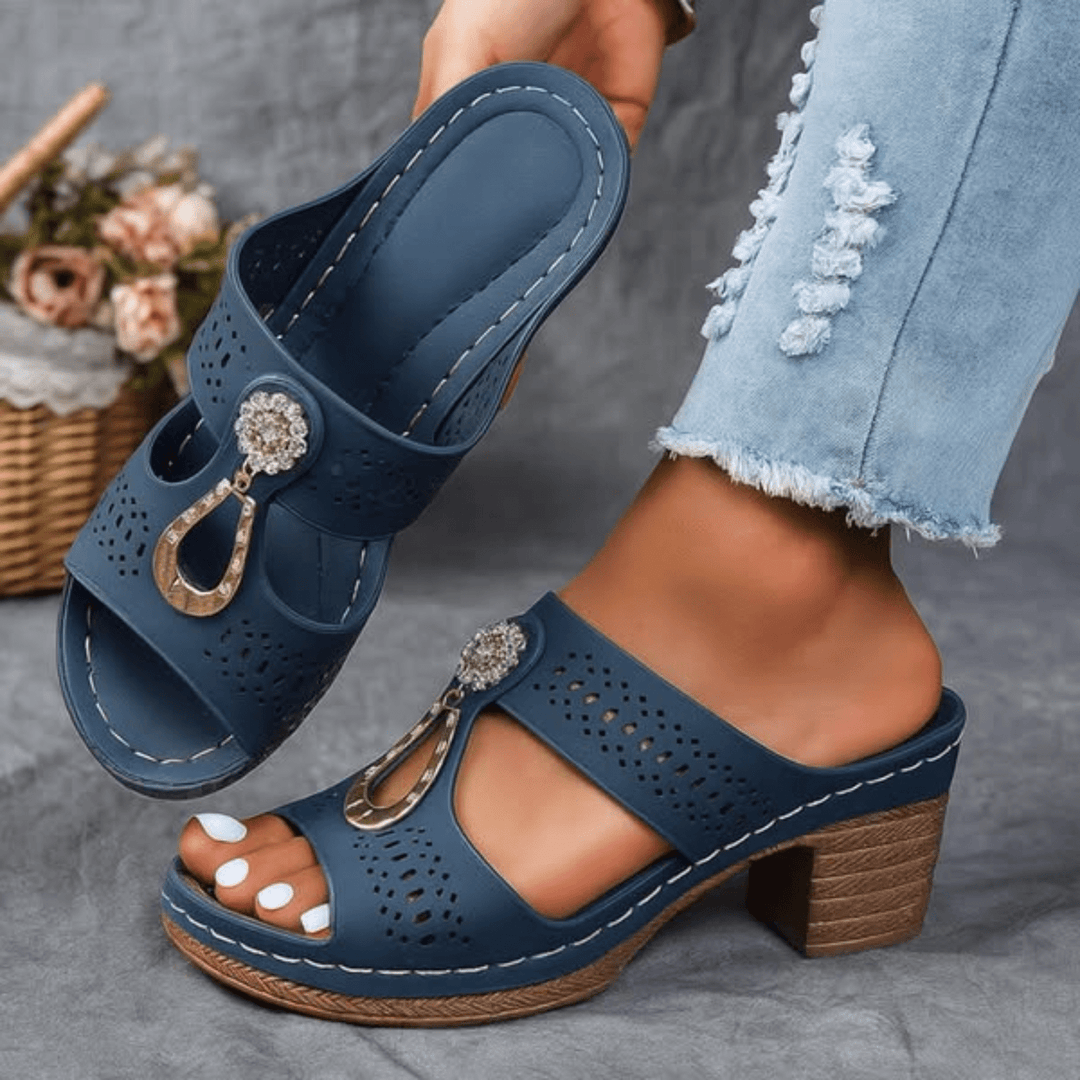 Faith | Chic Sandals